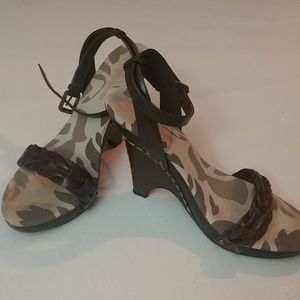 BCBG Max Azaria Brown Leather Sandals